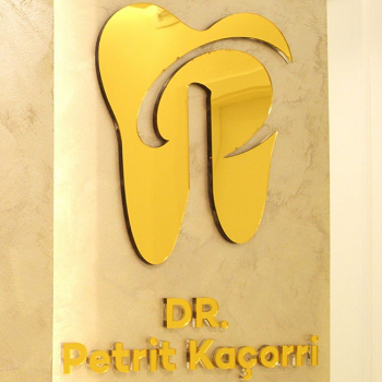 dentist-klinike-laprake-tirane-logo dentist-klinike-laprake-tirane-logo