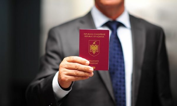 1528902650 pasaportat 600x360