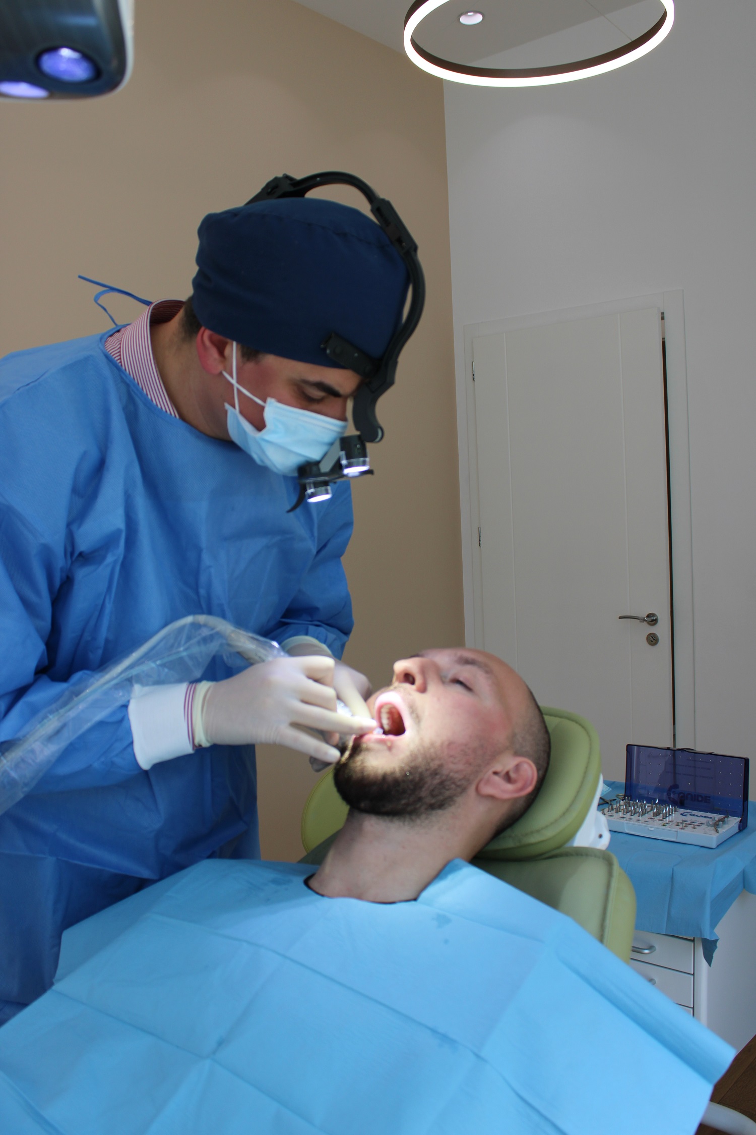 implante-dentist-dentare-kodra-diellit-14 implante-dentist-dentare-kodra-diellit-14