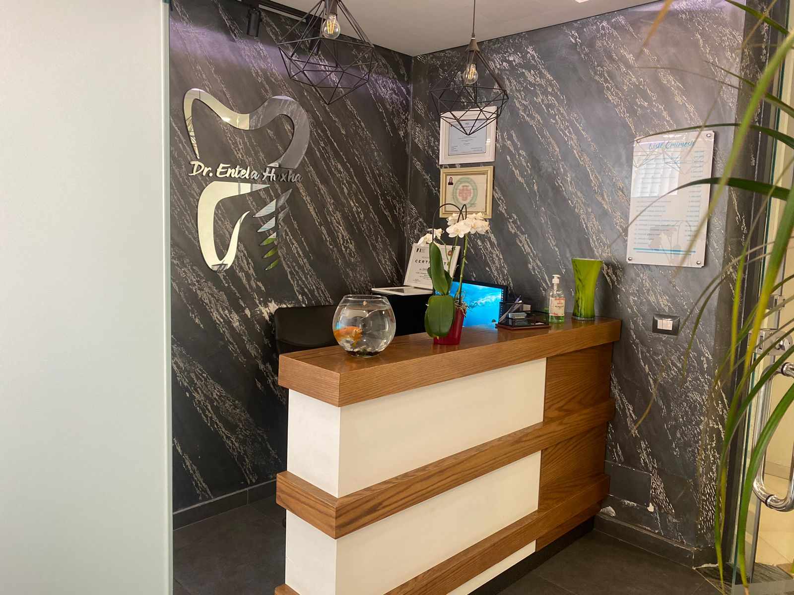 dentist-klinike-dentare-laborator-dures-1