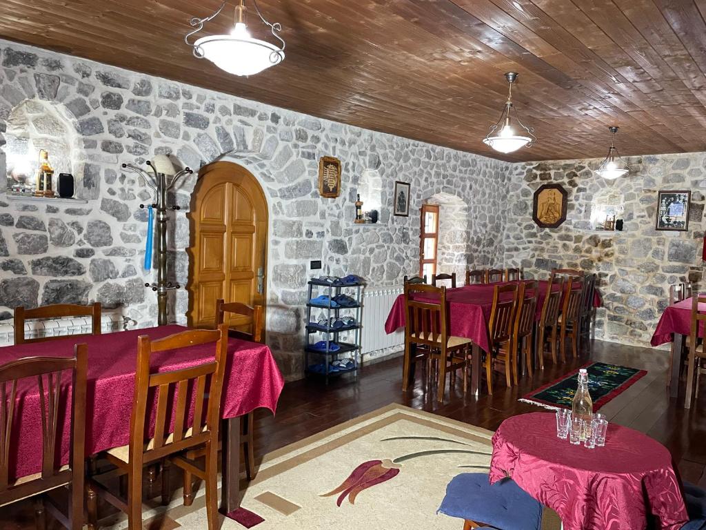 HOTEL-RESTORANT-THETH-195