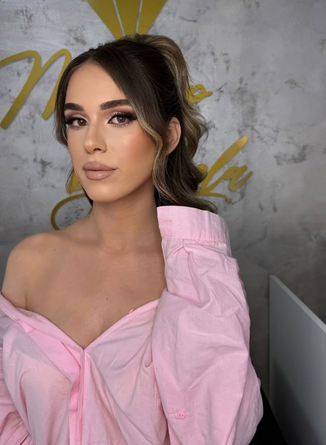 PARUKERI-SALLON-BUKURIE-FIER-15