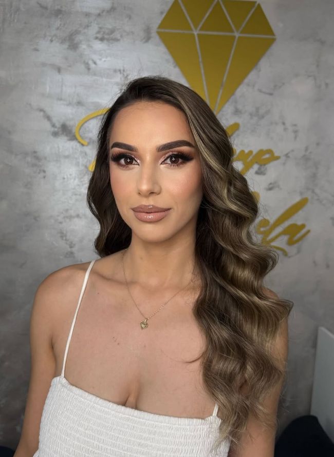 PARUKERI-SALLON-BUKURIE-FIER-16