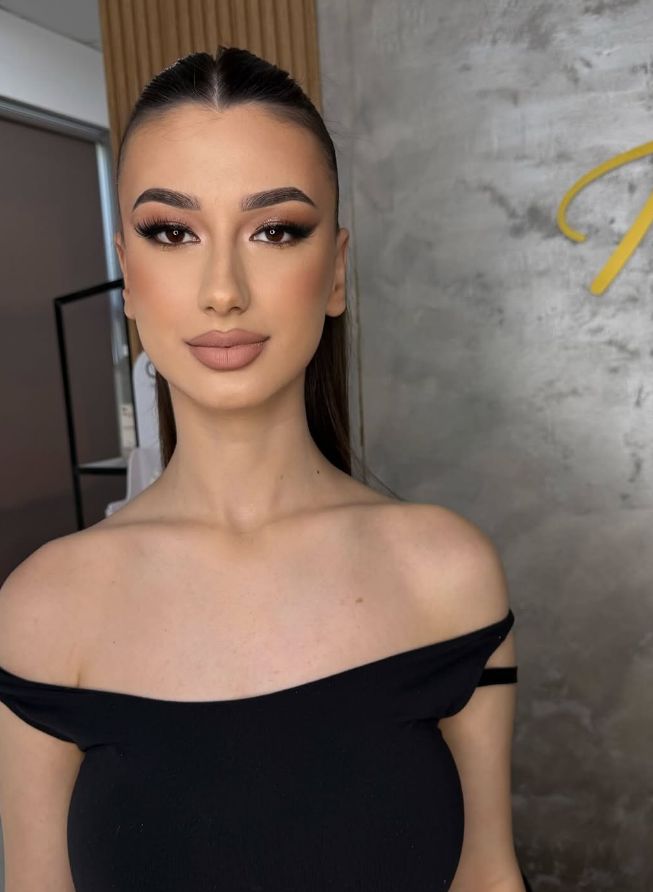 PARUKERI-SALLON-BUKURIE-FIER-192