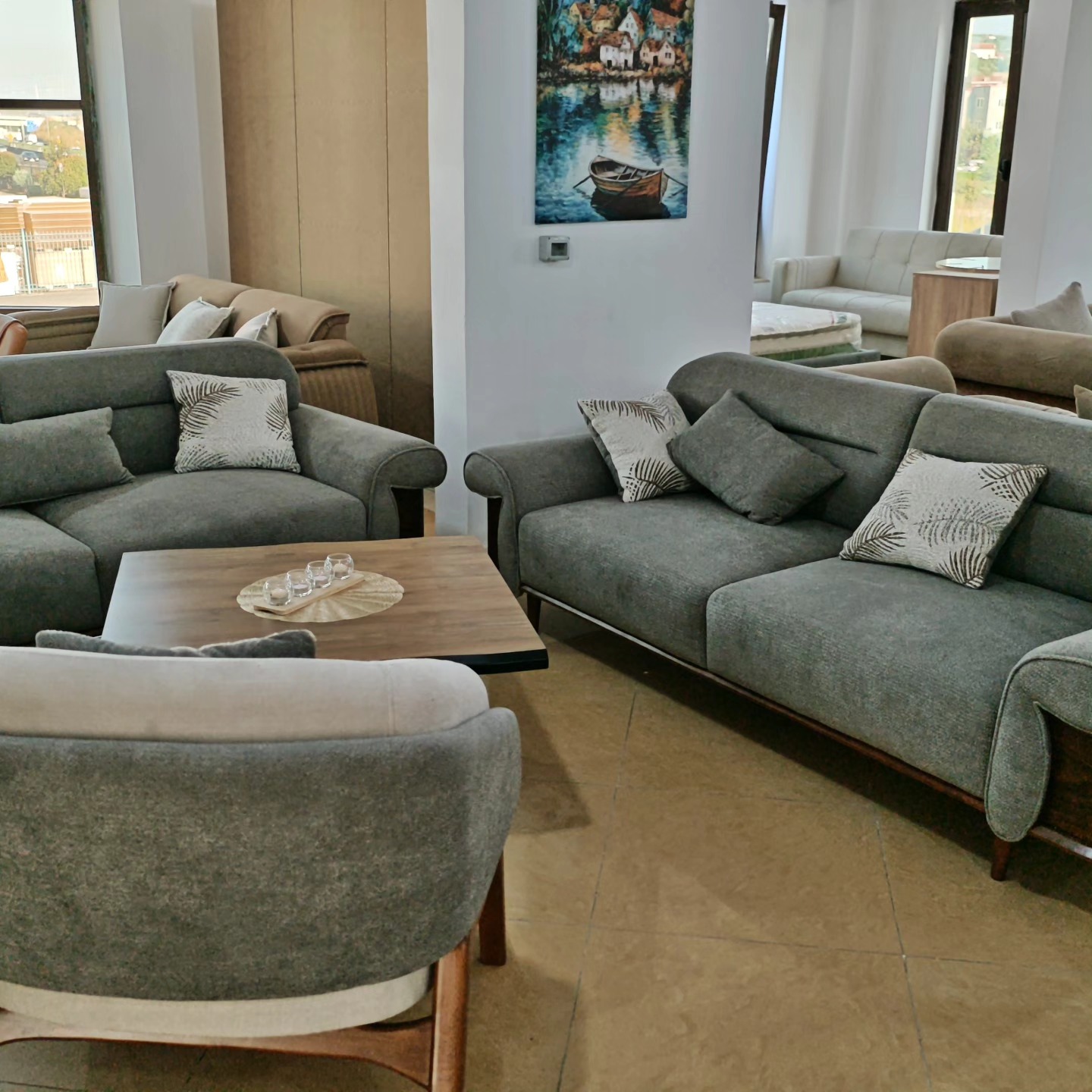 __________________MOBILJE-SHUMICE-TAVOLINA-KARIKE-11