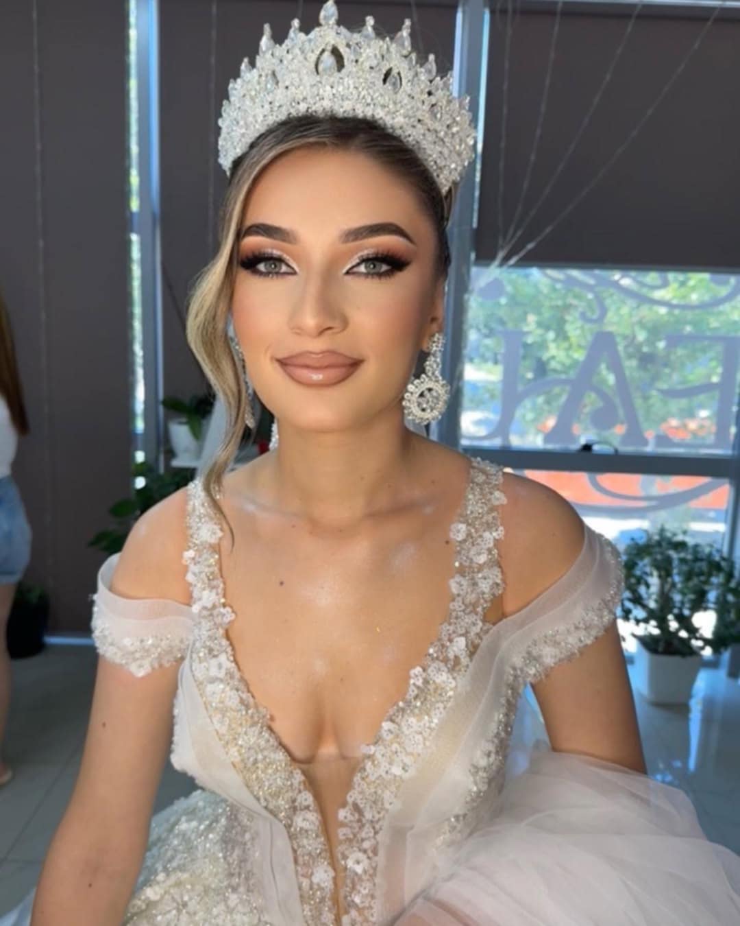 ________________makeup-fier-13