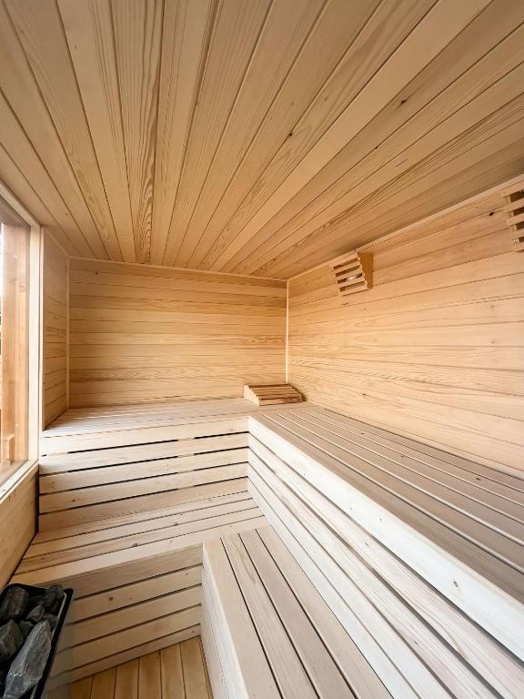 ADORA-BUJTINA-FIERZE-199