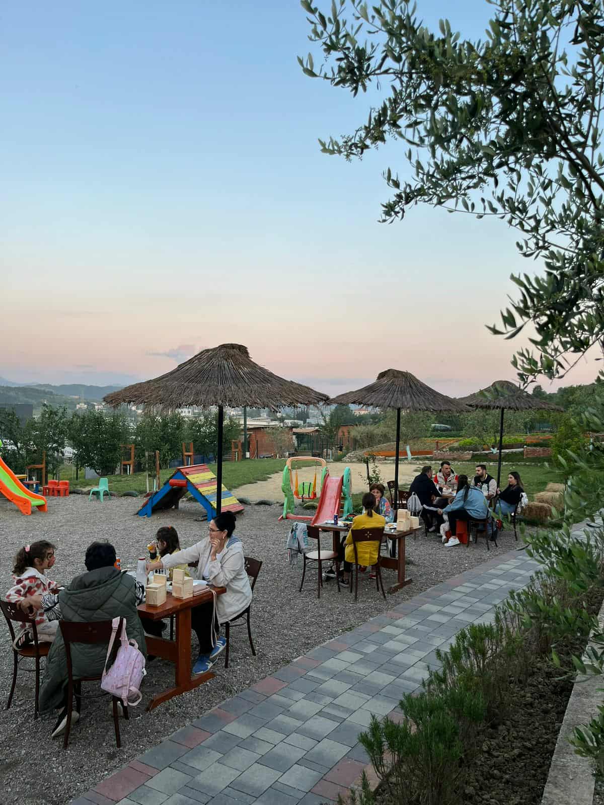 RESTORANT-FERMA-TIRANE-KOPSHTE-FEMIJE-10