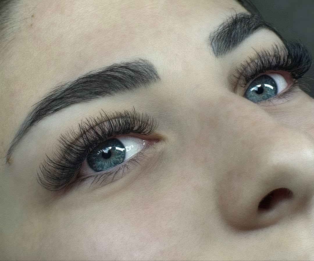 ___________qender-estetike-bryli-parukeri-14