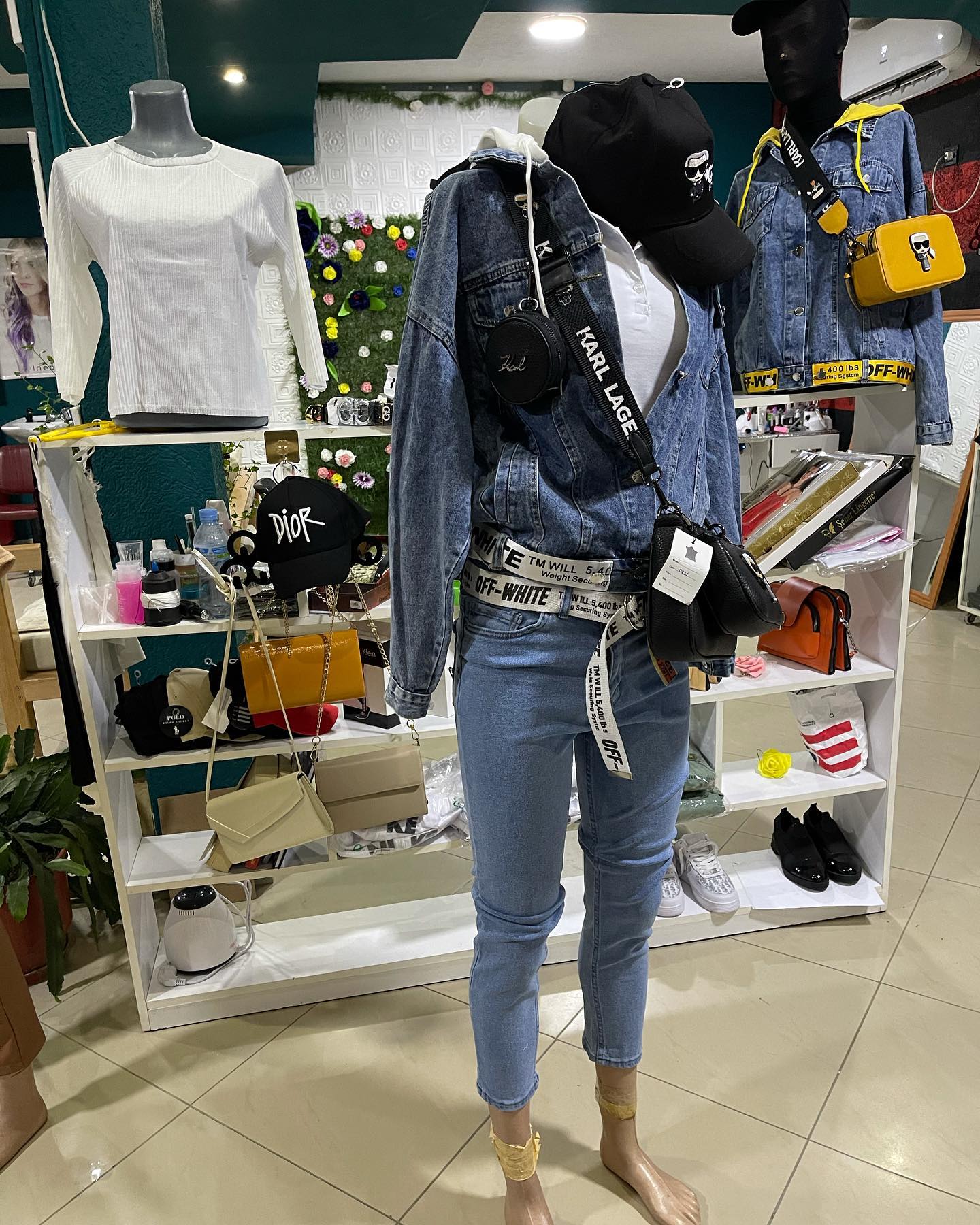 ___butik-dyqan-veshje-tropoje-01