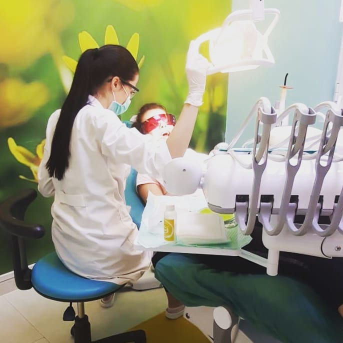 klinike-dentare-selite-112 klinike-dentare-selite-112