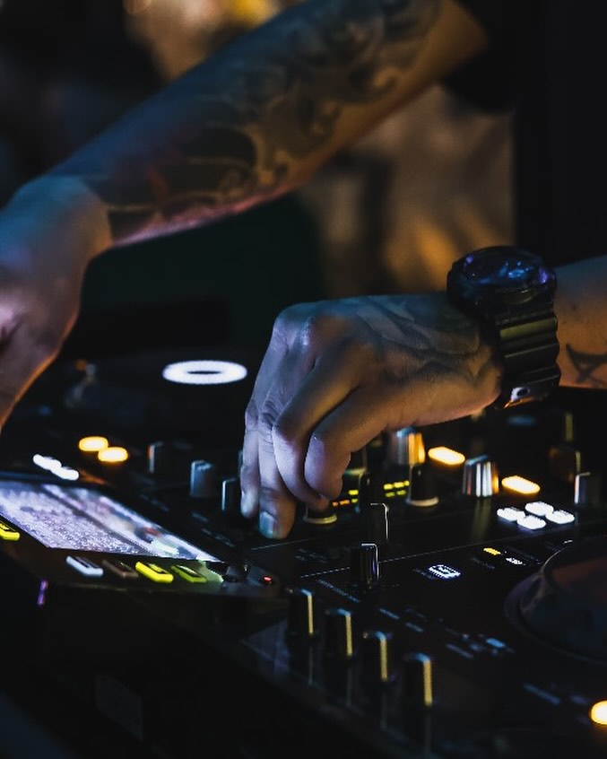 ____________________________LOUNGE-BAR-21SHI9-TIRANE-11