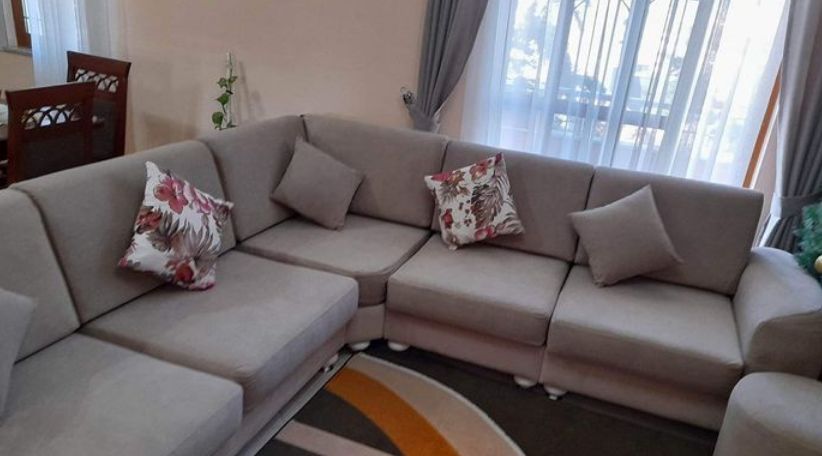 avdiaj-veshje-divanesh-kolltuqe-tekstile-1202