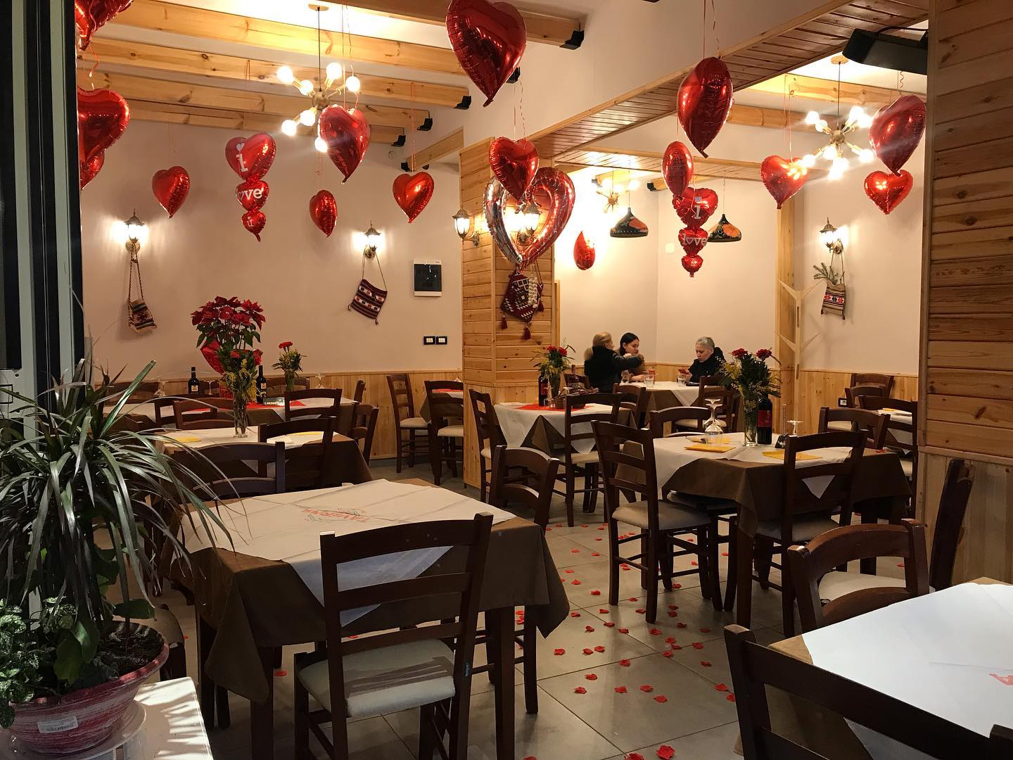 ____________taverne-zgare-tradicional-tirane-11