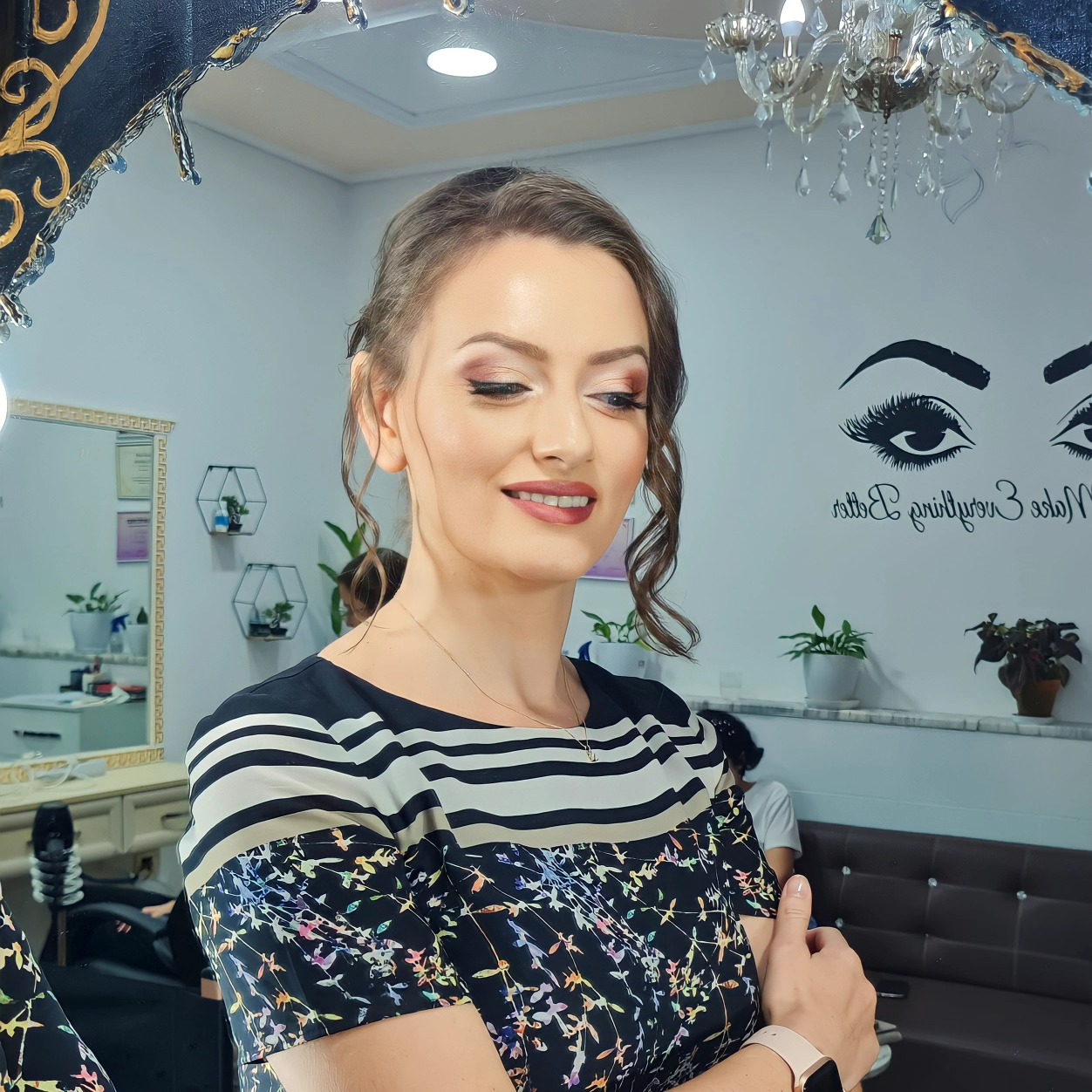 __parukeri-sallon-fresku-tirane-17